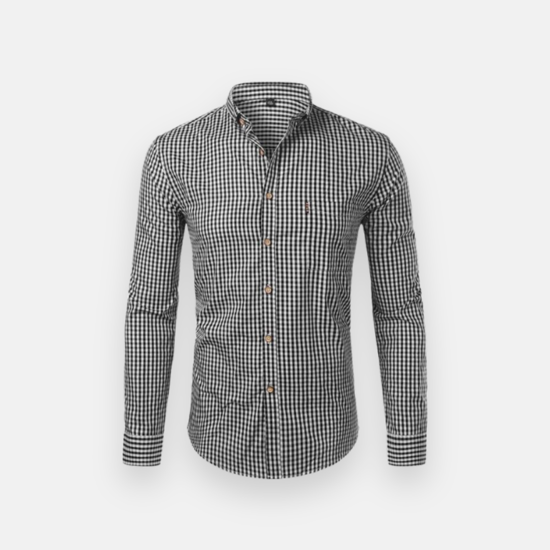 Camisa de manga longa com padrão xadrez preto e branco, botões marrons, gola clássica e corte ajustado, perfeita para um estilo casual ou semiformal.