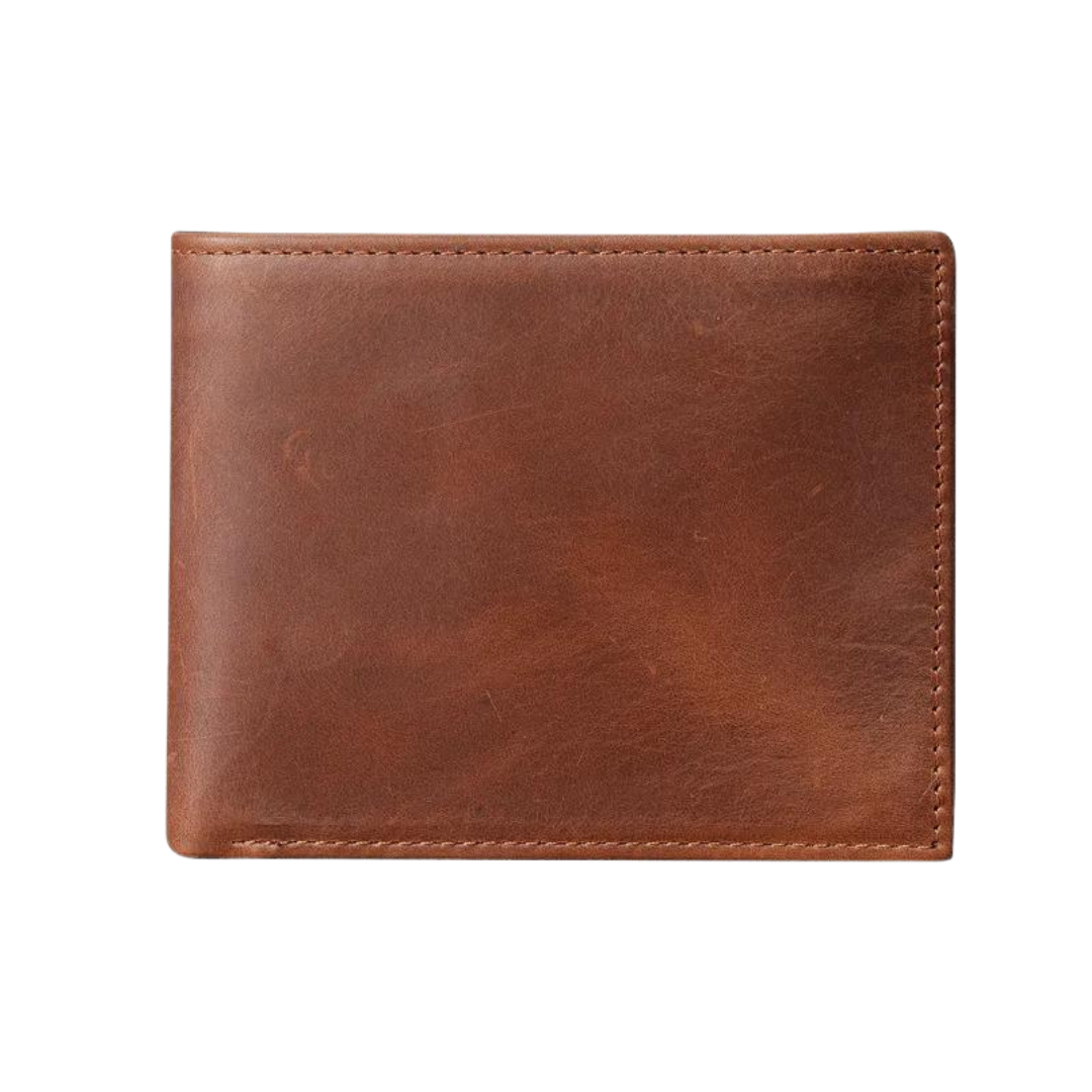 Carteira masculina em couro com acabamento liso e costura discreta, oferecendo um design clássico e atemporal para armazenamento de cartões e dinheiro.