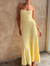 Vestido Midi Carlotta: elegância e caimento impecável. Com design fluido e sofisticado, valoriza a silhueta e garante conforto o dia todo.
